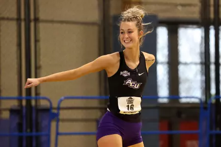 Zoe Spinn at the 2021 Southland Conference Indoor Track & Field Championships