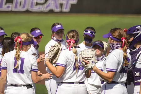 Softball team huddle against UCA