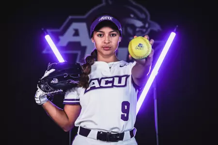 Isabel Martinez media day shoot