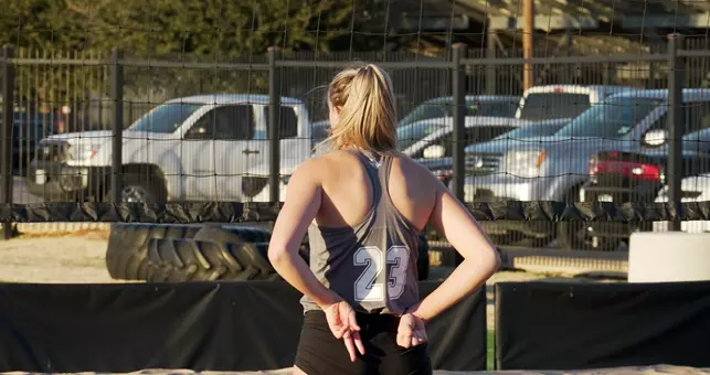 Nading on the court for serve receive