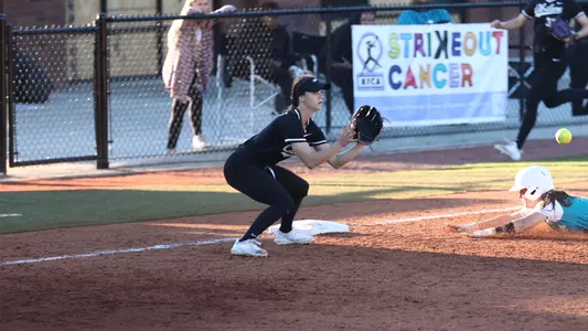 Matti Reiling readies to receive a throw at third base