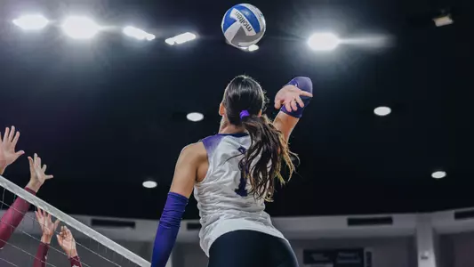 Bryley Steinhilber hitting the ball