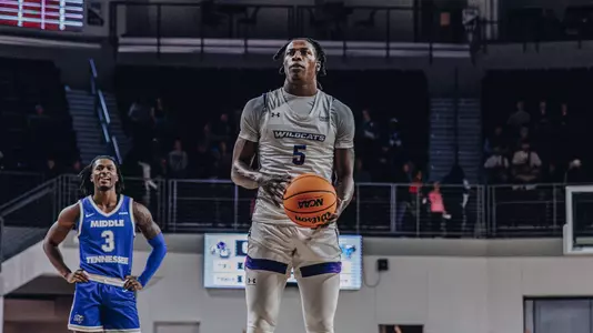 Quion Williams Shooting a Free Throw