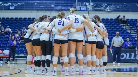 Volleyball vs. UIW Game Recap