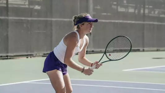 ACU women's tennis player at the ACU Invite