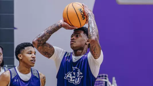 Christian Alston shots during a practice in October 2025