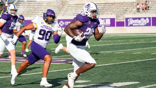Jordon Vaughn runs away from North Alabama on a 75-yard touchdown on October 4, 2025