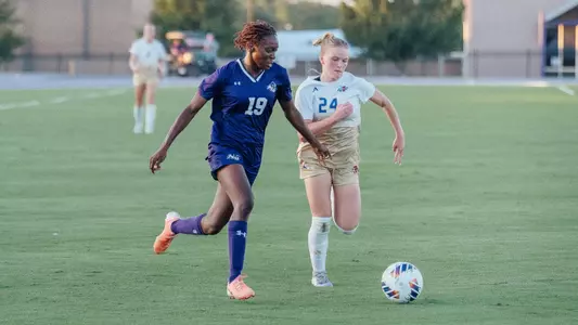 Shakira Kafero-Roberts sprints to the goal against Tulsa in 2025