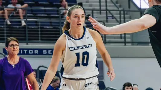 Payton Hull dribbles in a 69-56 win over Incarnate Word at Moody Coliseum on Nov. 7, 2025.