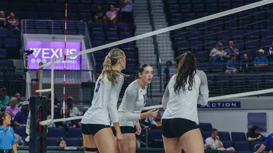 Aubrey Beaver talks to her teammates during a 3-2 loss to Tarleton State at Moody Coliseum on Oct. 18, 2025.