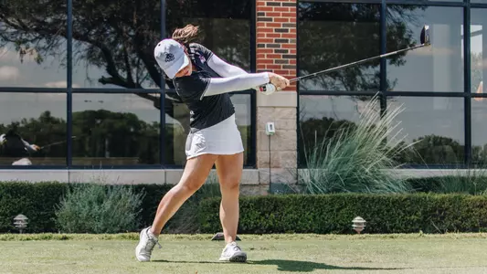 Jiyu Han swings at an ACU practice on Sept. 11, 2025.