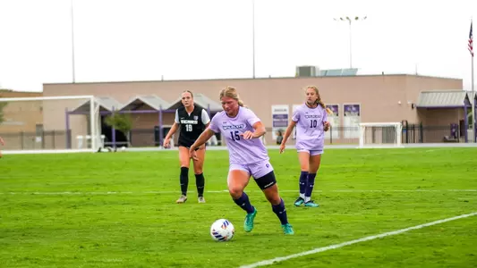 Charlise Smith dribbles down the sideline in a game against Central Arkansas on Oct. 4, 2026.