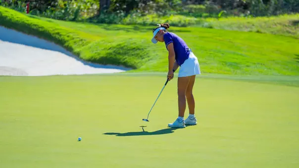 Alana Kutt putts the ball at the Abilene Christian Intercollegiate at Halbert National Golf Club on Oct. 21, 2026.