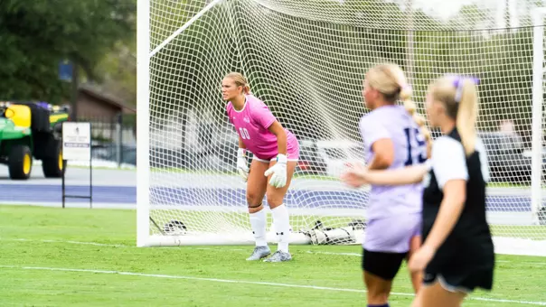 Bella Medrano prepares for a shot against Central Arkansas on Oct. 4, 2026.