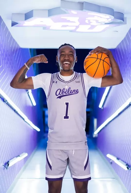 Cbo Newton recruit visit picture by Cade Hornecker