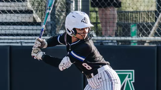 Ari Maxwell prepares for a game against North Texas on March 25, 2026