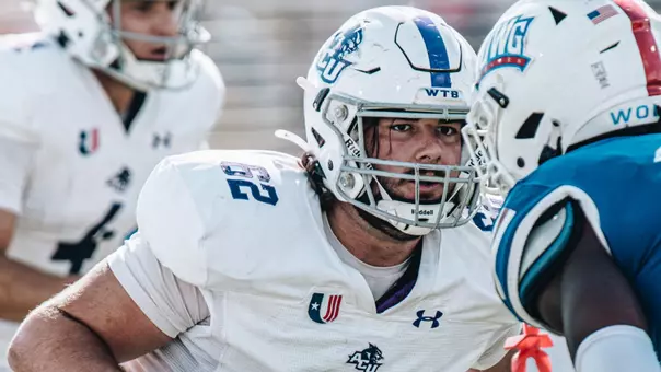 Luke Roaten prepares to block a West Georgia rusher in a 2025 game