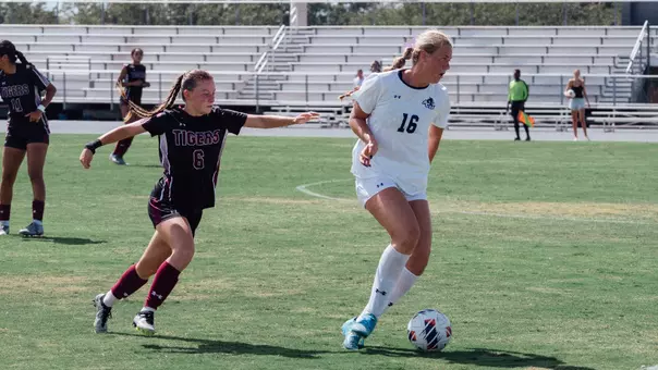 Emma Taylor dribbles the ball past a Texas Southern defender on Sept. 20, 2026.