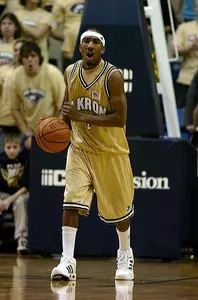 Men's Basketball Preps For Bowling Green Image