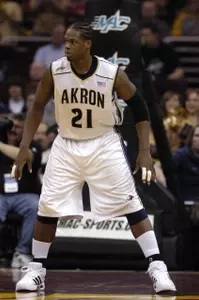 Men's Basketball Tallies Votes In AP Poll Image