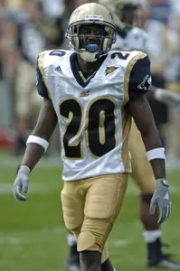 Reggie Corner Honored by MAC Image