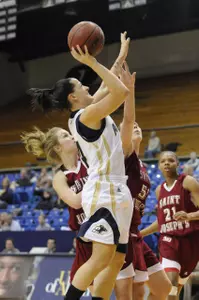 Women's Basketball Rallies, Falls Short Against SJU Image