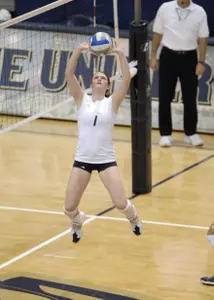 Volleyball Announces 2009 Summer Camps Image