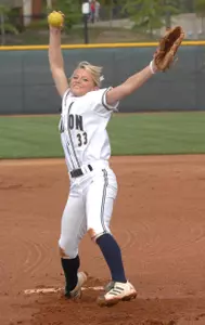 Softball Tops Pennsylvania in Five Innings Image