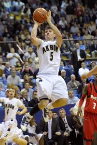 Men's Basketball Gets OT Win Over Youngstown State Image