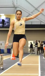 Zips Have Two NCAA Prov. Qualifiers at Akron Invite Day 1 Image