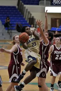 Women's Basketball Looks to Stay Hot Against Chippewas Image