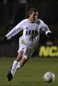 Men's Soccer Suffers First Defeat of Spring Image