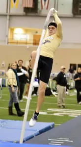 Akron's Uhle Leading the Nation in Pole Vault Image
