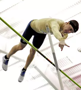 Men's Track Downs Temple; Women Second to Cincinnati in Tri Image