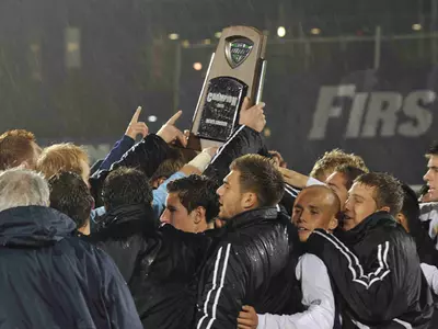 Men's Soccer Claims Seventh-Straight MAC Regular-Season Championship Image