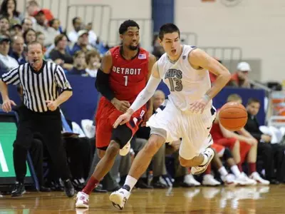 Men's Basketball Cruises Past Detroit, 81-63 Image
