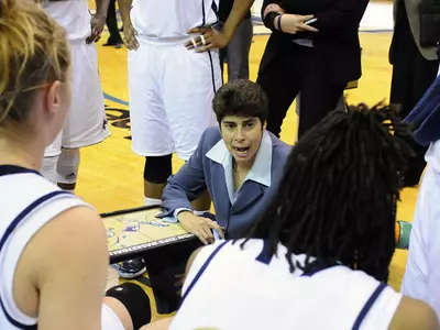 Kest Goes Barefoot as Zips Take on Chicago State at Rhodes Arena Image
