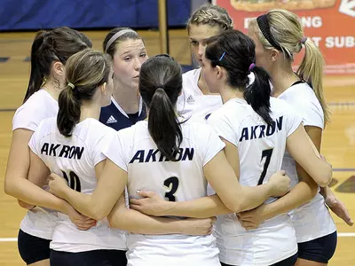 Volleyball Falls to Arkansas State, UAB on Opening Day Image