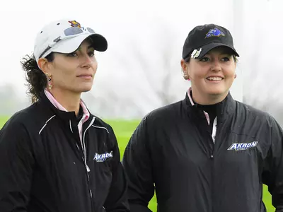 Women's Golf Battles Cold Weather and Wind in Kentucky Image