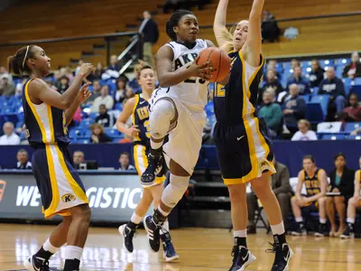 Women's Basketball Beats Rival Kent State, 68-62 Image