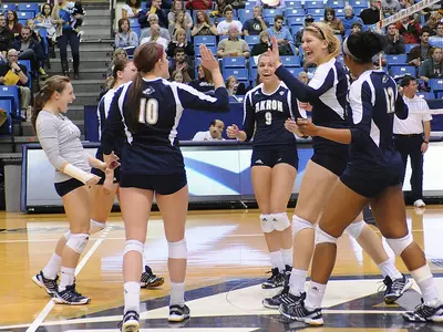 Volleyball falls to Ohio on Senior Night, 3-1 Image