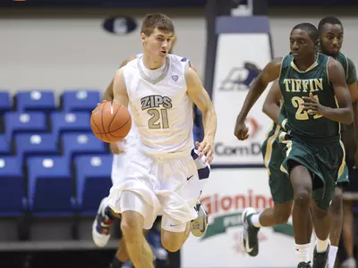 Men's Basketball Takes on UNC Asheville Today in Puerto Rico Image
