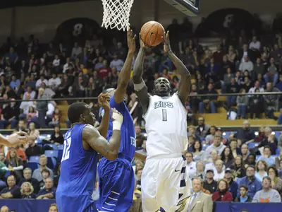 Men's Basketball Ends Road Trip with 80-73 Loss at Detroit Image