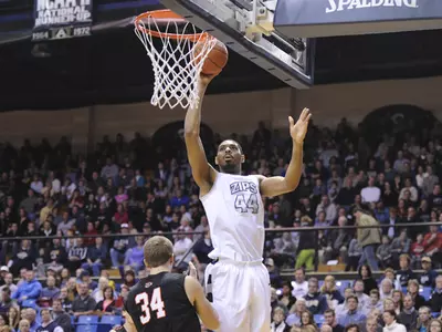 Men's Basketball Makes Late Defensive Stand to Down Princeton 62-58 Image