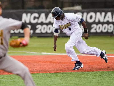 UA Baseball Uses Big First Inning To Rout Pitt, 12-4 Image
