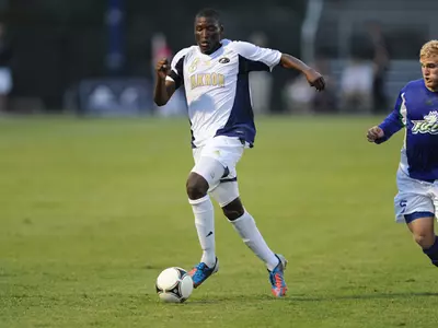 Men's Soccer Tops Bowling Green in MAC Opener, 2-0 Image