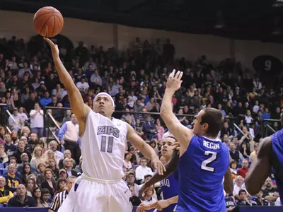 Men's Basketball Overcomes 20-Point Deficit to Defeat Buffalo 68-64 Image