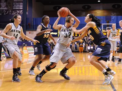 Unbeaten Central Michigan hands Women's Basketball 92-69 loss Image
