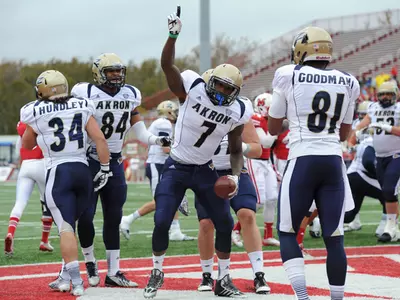 Football Holds on for 24-17 Win at Miami (Ohio) Image