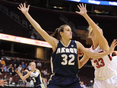Women's Basketball picks up first road victory at Canisius, 72-56 Image